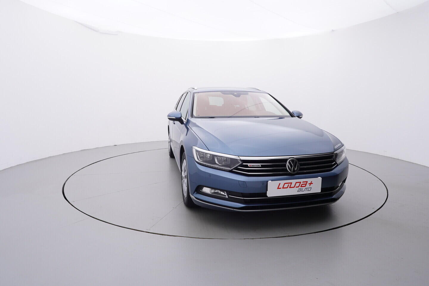 OM190V02472_17.webp_PASSAT VARIANT HIGHLINE 2.0 TDI 110 kW manuál