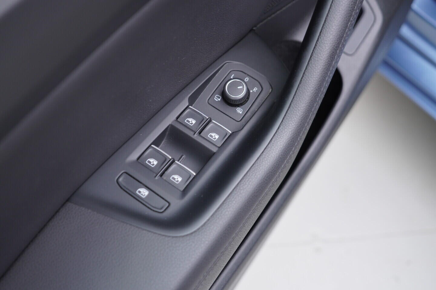 OM190V02472_20.webp_PASSAT VARIANT HIGHLINE 2.0 TDI 110 kW manuál