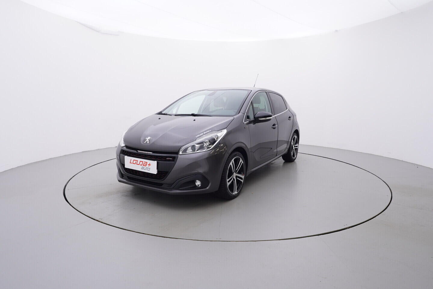 OM190V02476_10.webp_208 GT line 1.2  81 kW manuál