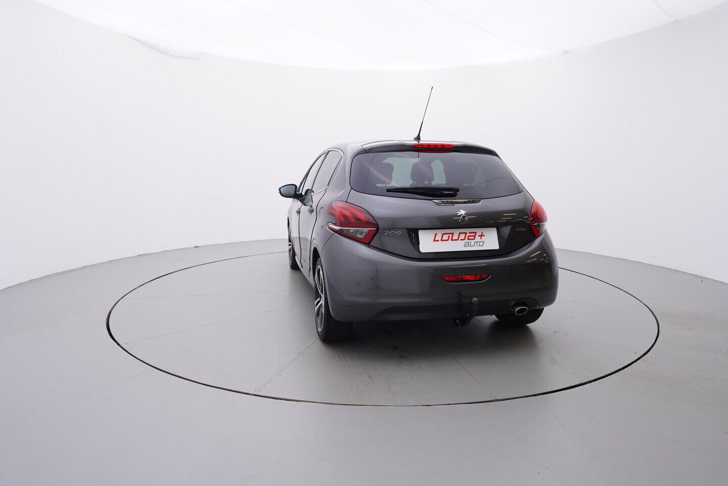 OM190V02476_13.webp_208 GT line 1.2  81 kW manuál