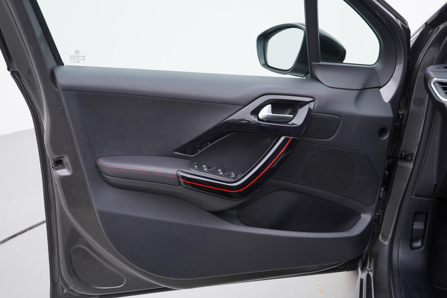 OM190V02476_19.webp_208 GT line 1.2  81 kW manuál