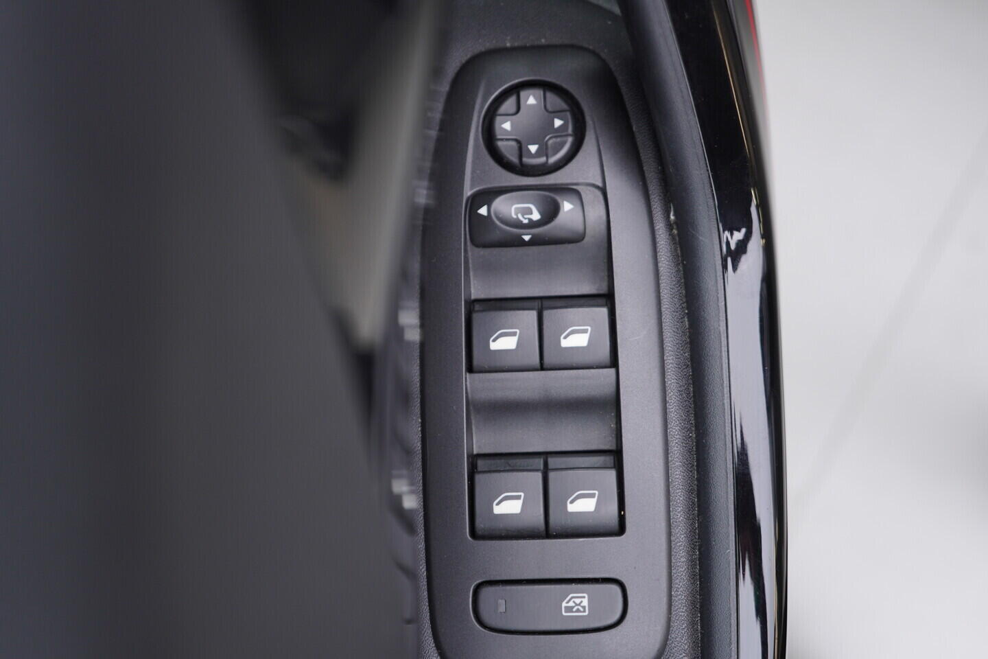 OM190V02476_20.webp_208 GT line 1.2  81 kW manuál