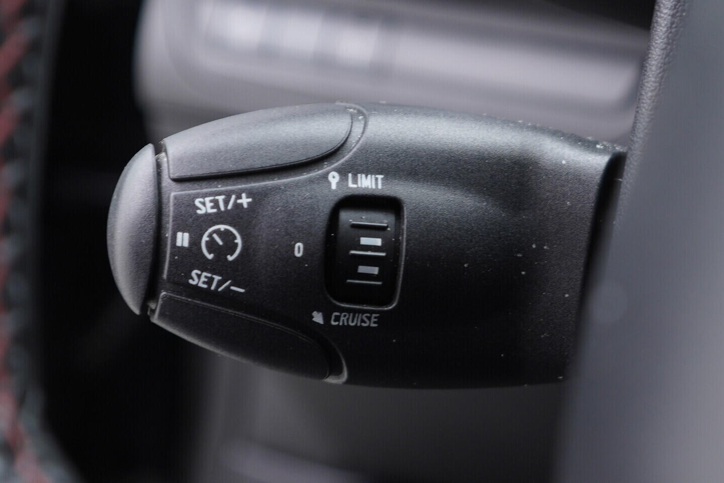 OM190V02476_24.webp_208 GT line 1.2  81 kW manuál