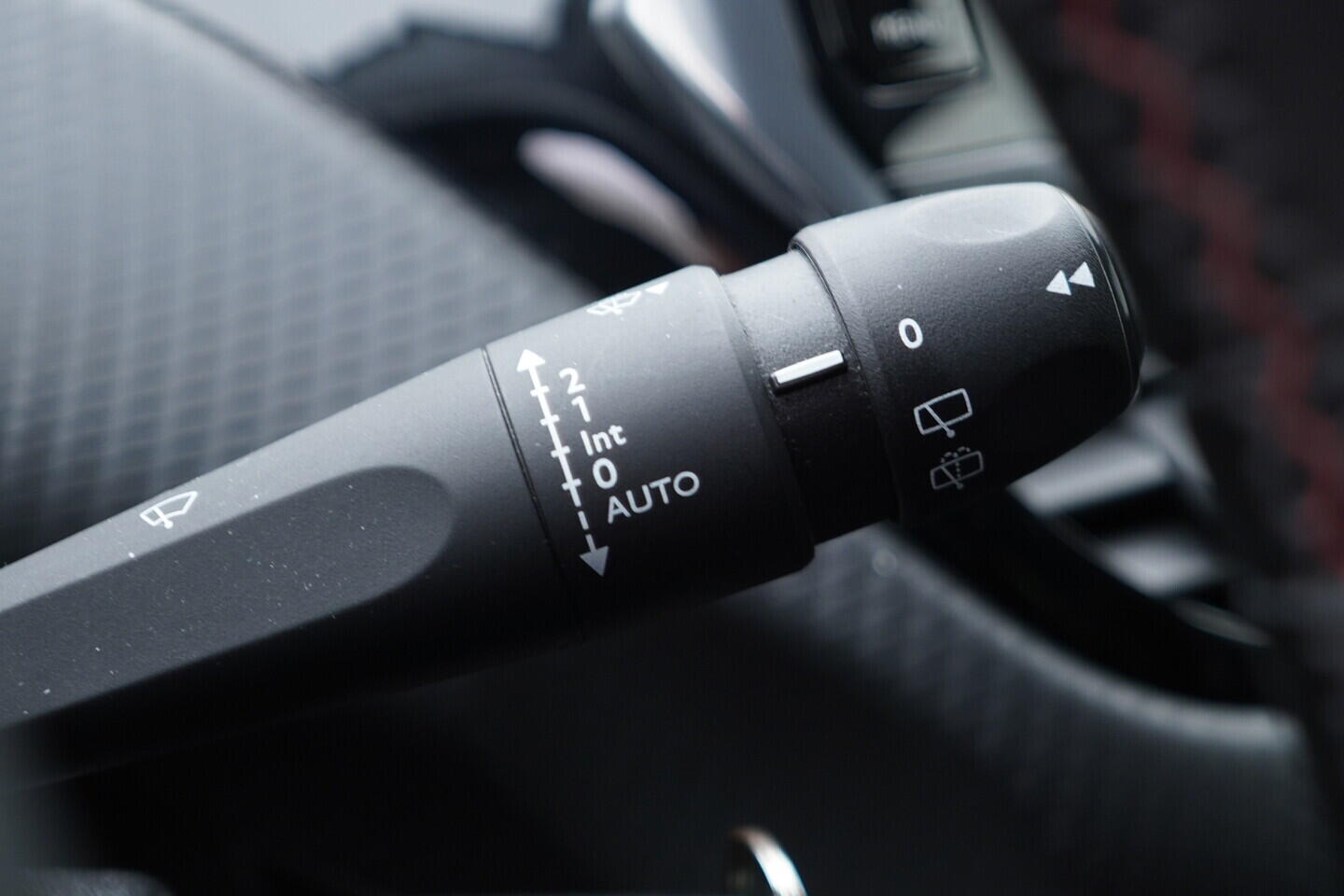 OM190V02476_25.webp_208 GT line 1.2  81 kW manuál