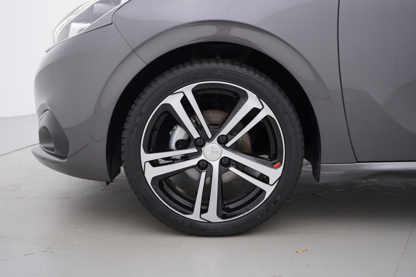 OM190V02476_38.webp_208 GT line 1.2  81 kW manuál