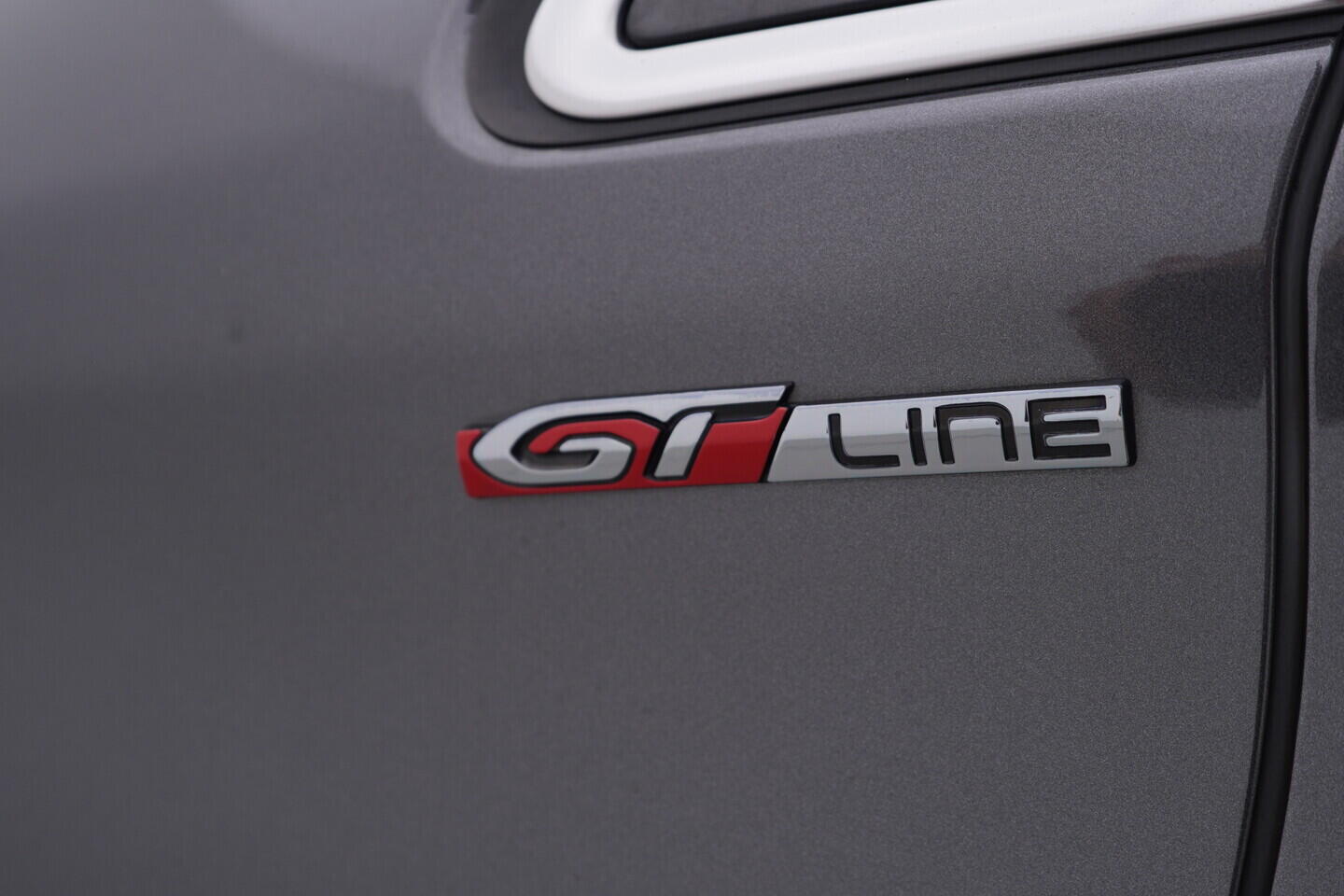 OM190V02476_39.webp_208 GT line 1.2  81 kW manuál