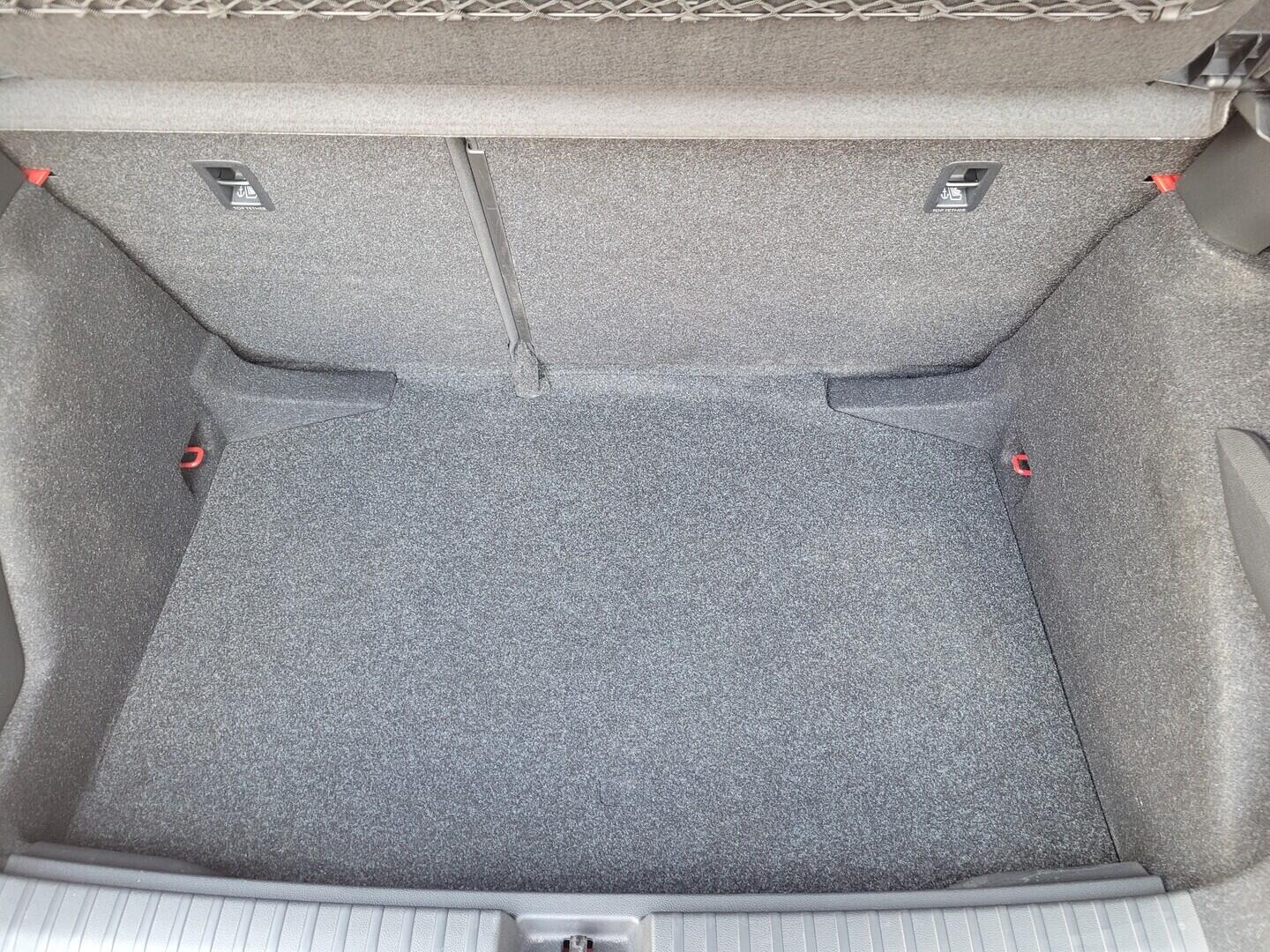 OM190V02481_30.webp_KAMIQ Monte Carlo 1.0 TSI 85 kW manuál, DPH