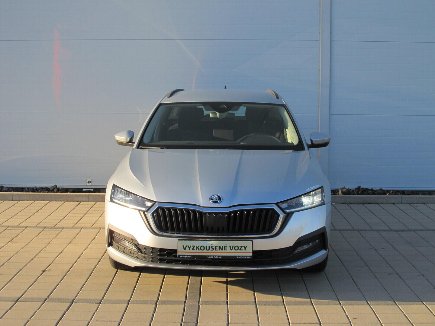 OM190V02483_13.webp_OCTAVIA Ambition Plus 2.0 TDI 85 kW manuál, DPH