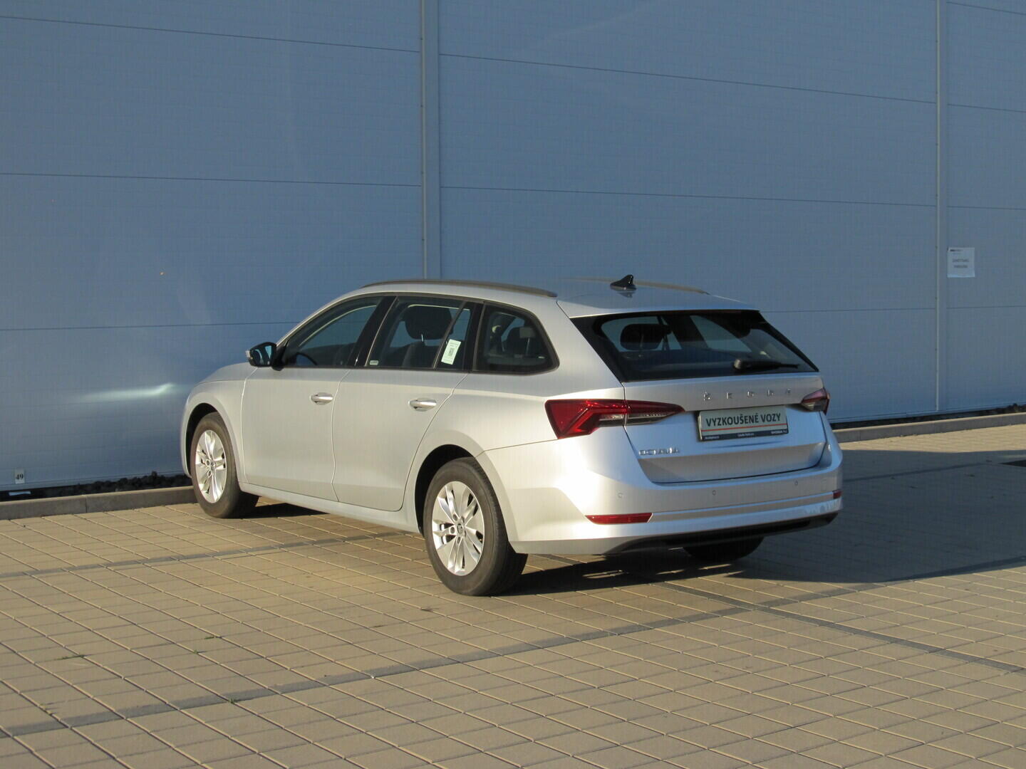 OM190V02483_15.webp_OCTAVIA Ambition Plus 2.0 TDI 85 kW manuál, DPH