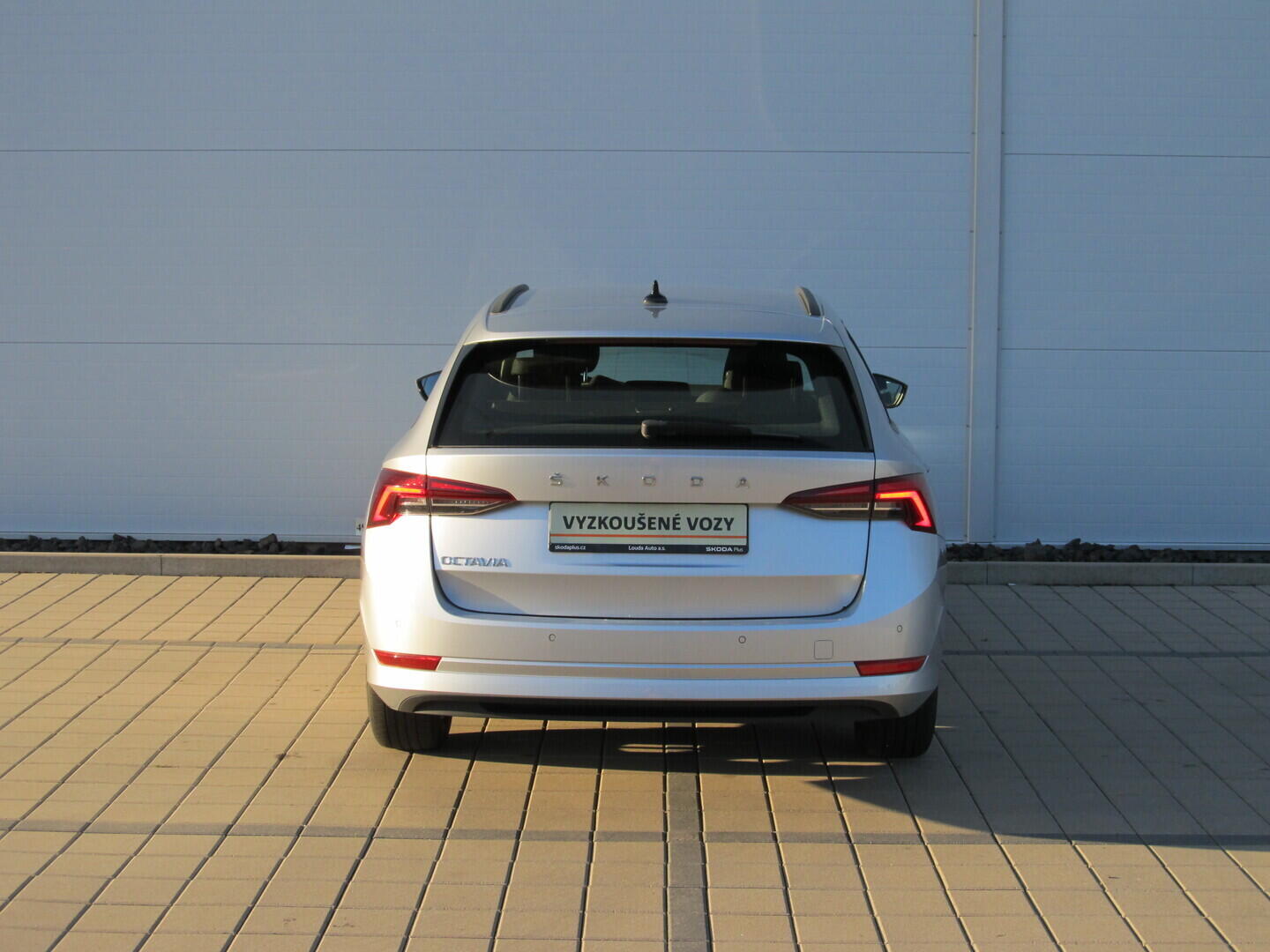 OM190V02483_17.webp_OCTAVIA Ambition Plus 2.0 TDI 85 kW manuál, DPH