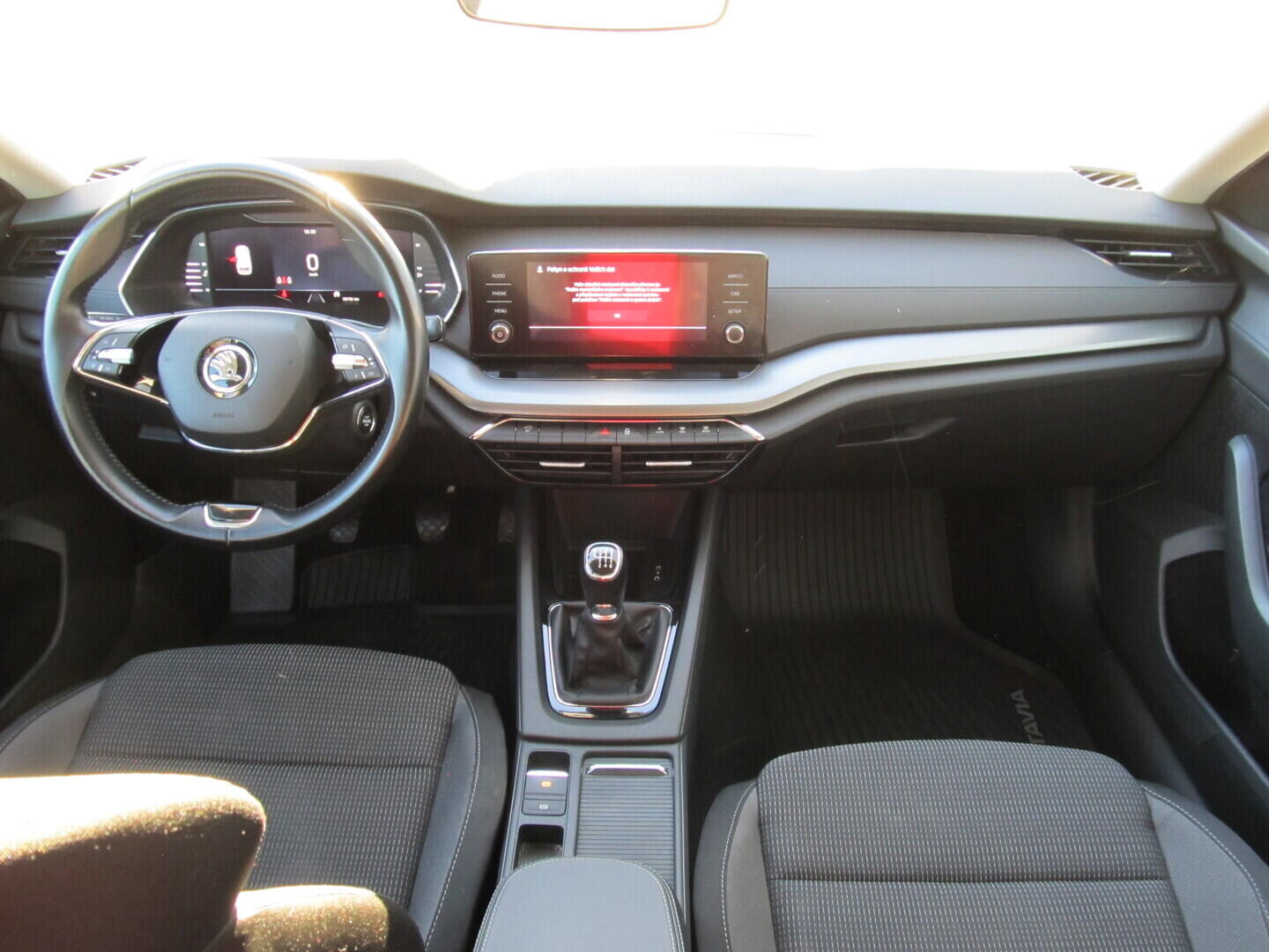 OM190V02483_19.webp_OCTAVIA Ambition Plus 2.0 TDI 85 kW manuál, DPH