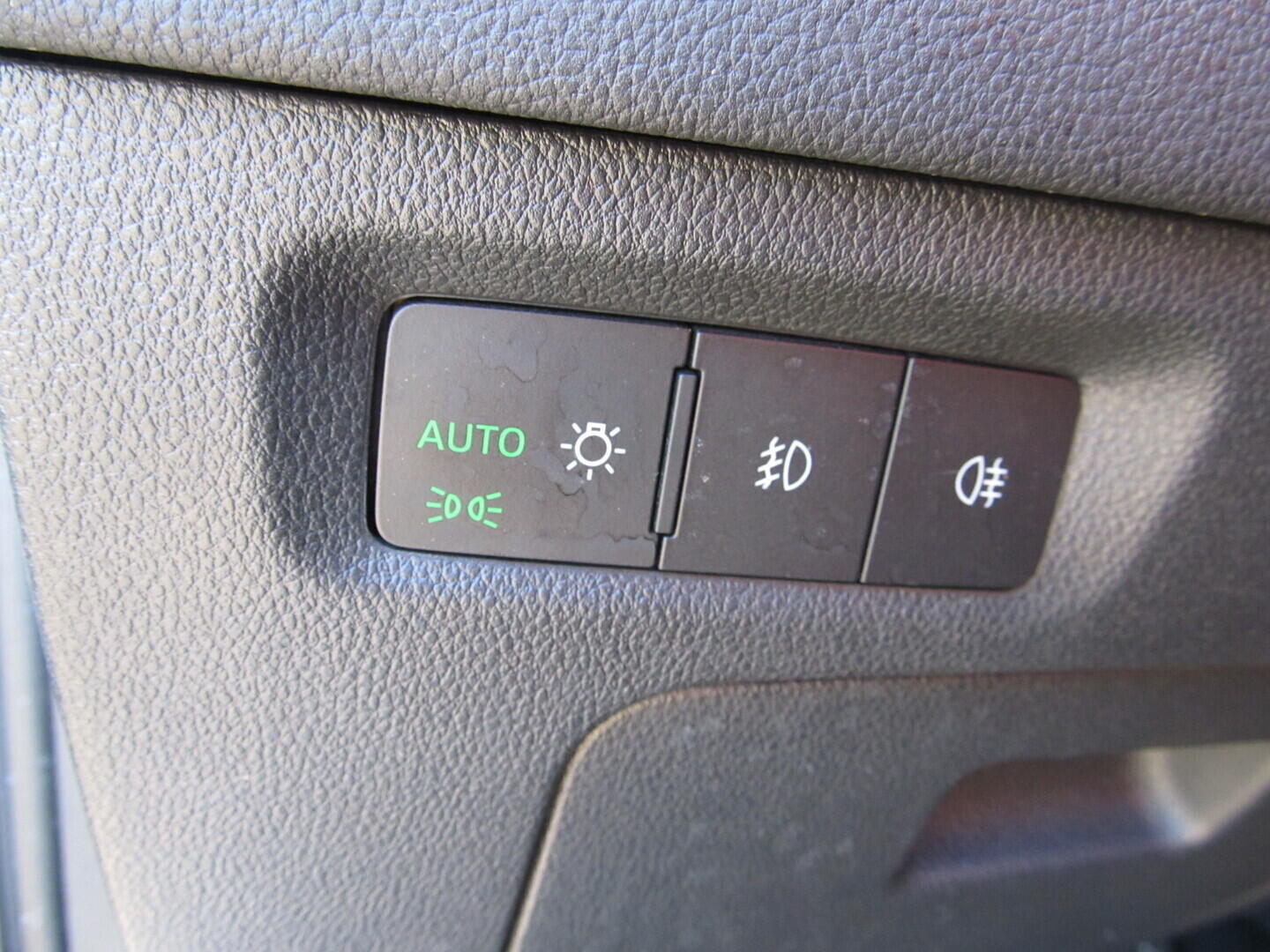 OM190V02483_23.webp_OCTAVIA Ambition Plus 2.0 TDI 85 kW manuál, DPH