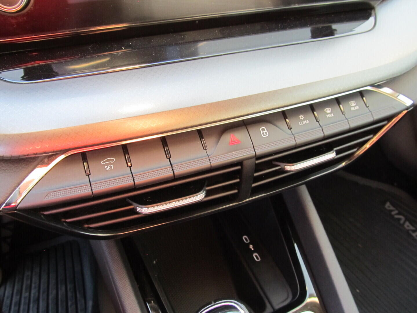 OM190V02483_25.webp_OCTAVIA Ambition Plus 2.0 TDI 85 kW manuál, DPH