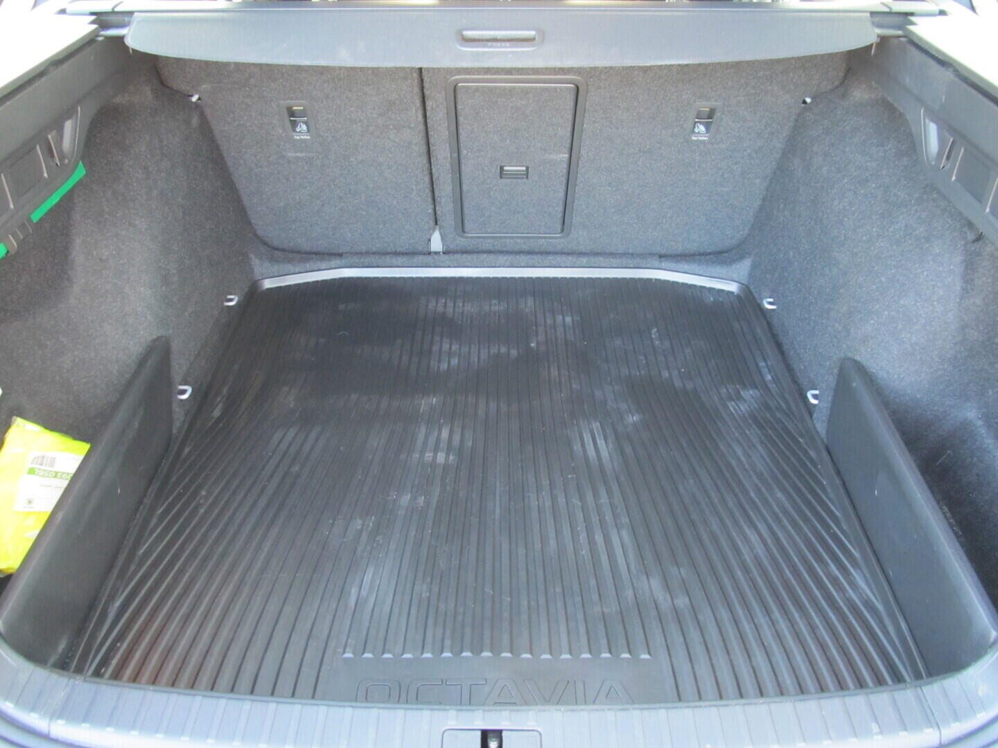 OM190V02483_28.webp_OCTAVIA Ambition Plus 2.0 TDI 85 kW manuál, DPH