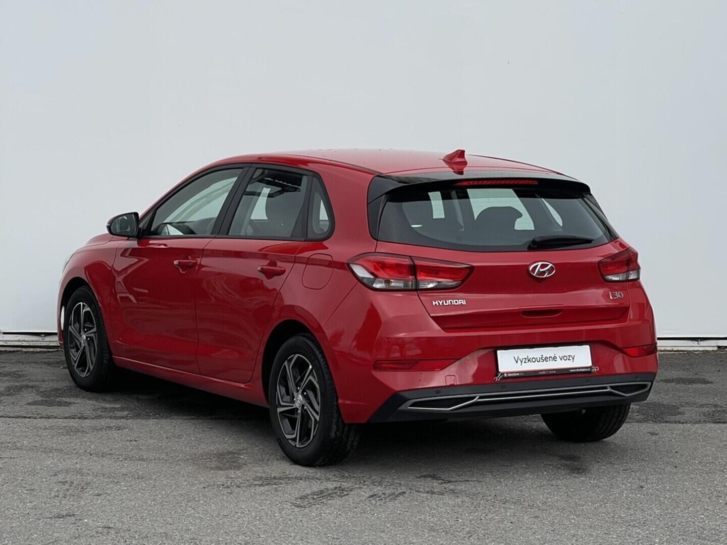 OM190V02485_15.webp_I30 Comfort 1.0  88 kW manuál