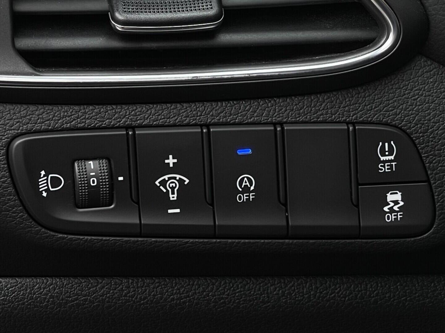 OM190V02485_22.webp_I30 Comfort 1.0  88 kW manuál