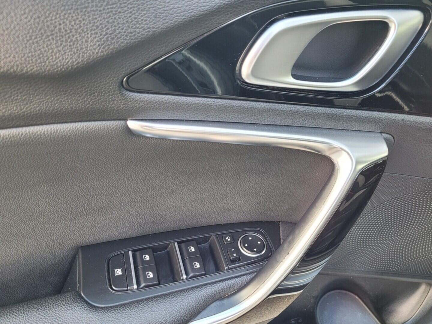 OM190V02486_21.webp_PRO_CEED GT-Line 1.6  100 kW manuál