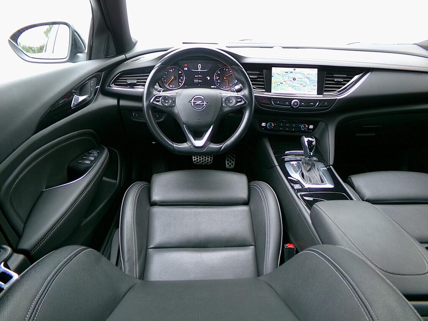 OM190V02496_25.webp_INSIGNIA  2.0 D20DTH OPT. LFS 125 kW automat