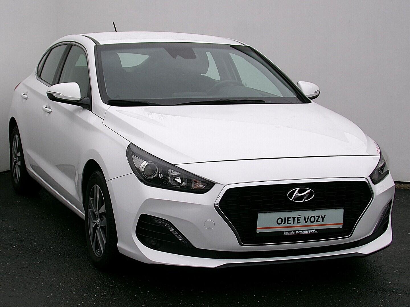 OM190V02497_14.webp_I30 FASTBACK Comfort  1.6  100 kW manuál