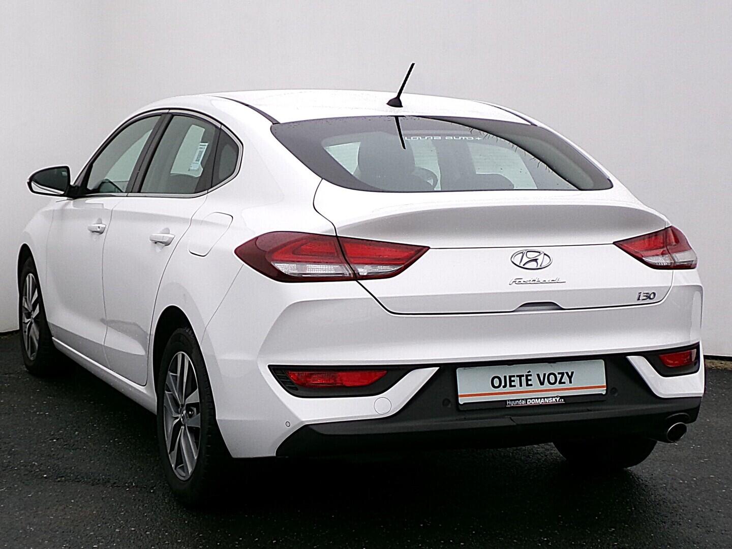 OM190V02497_15.webp_I30 FASTBACK Comfort  1.6  100 kW manuál