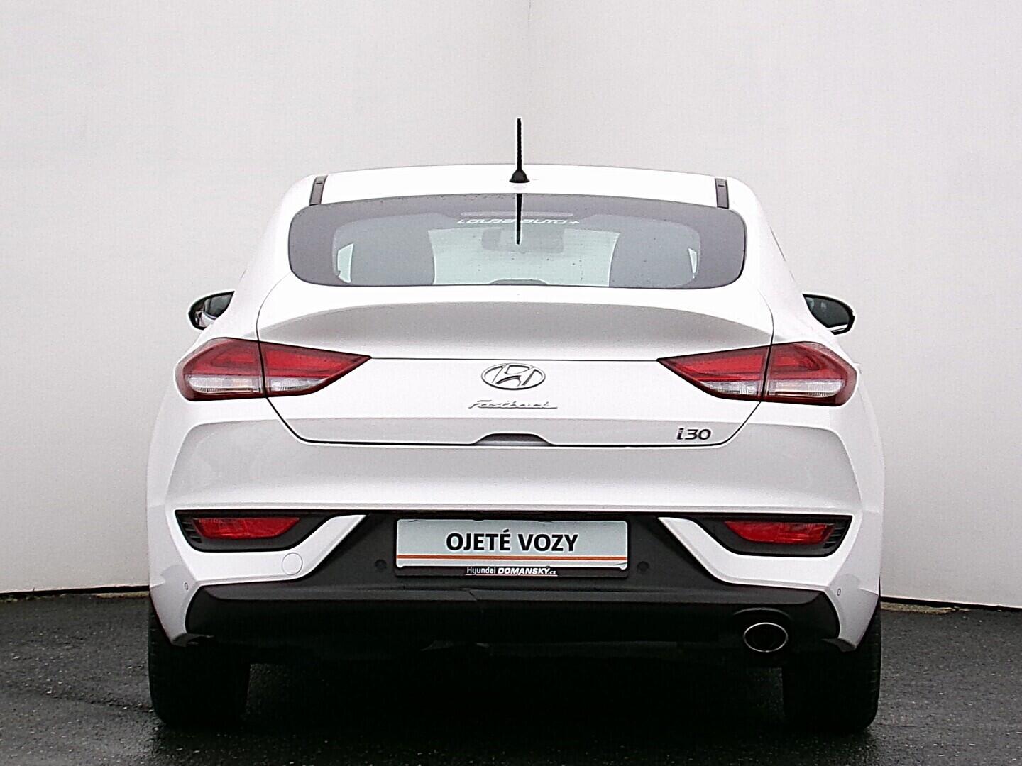 OM190V02497_17.webp_I30 FASTBACK Comfort  1.6  100 kW manuál