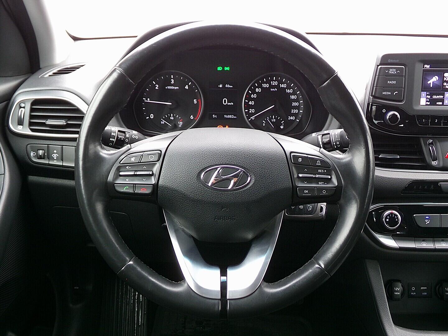 OM190V02497_23.webp_I30 FASTBACK Comfort  1.6  100 kW manuál