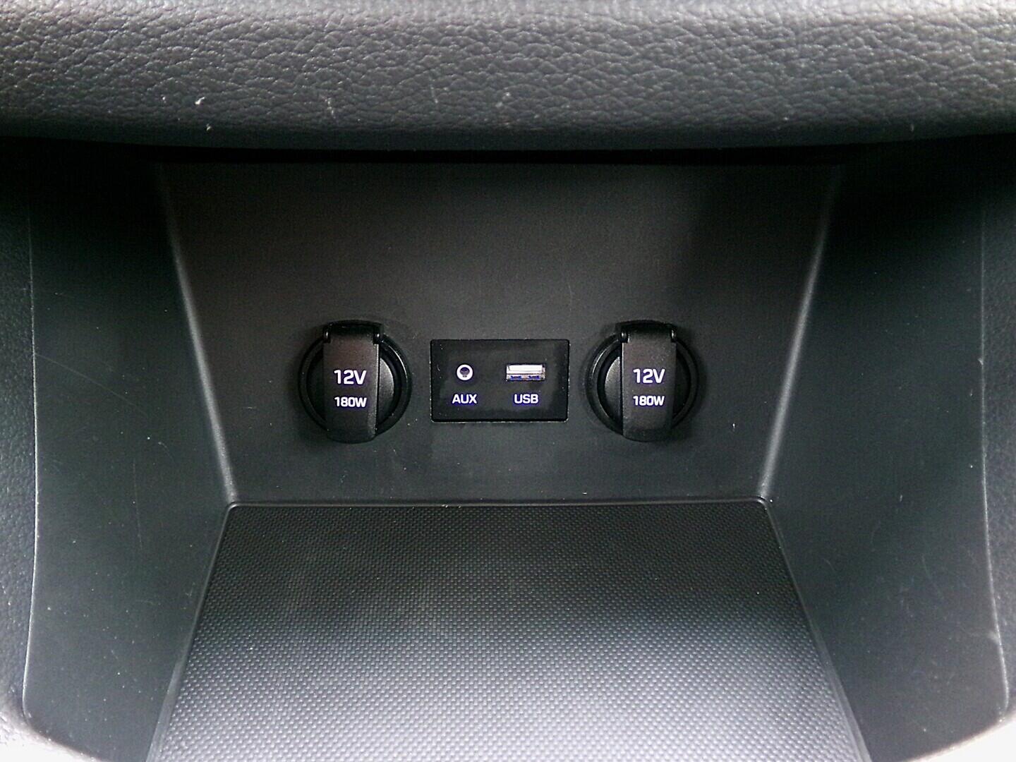 OM190V02497_30.webp_I30 FASTBACK Comfort  1.6  100 kW manuál