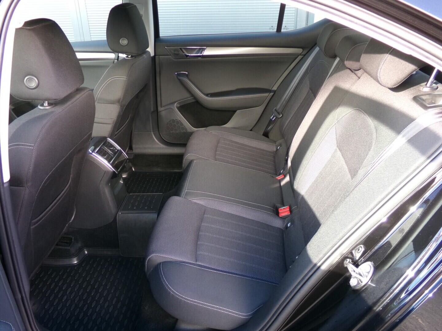 OM190V02502_29.webp_SUPERB Style 2.0 TDI 110 kW automat