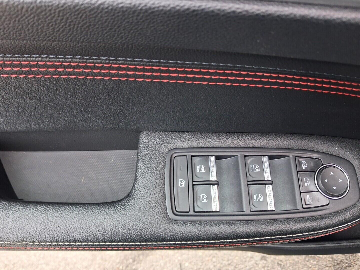 OM190V02509_21.webp_ARKANA RS - line 1.3 TCe 103 kW automat, DPH