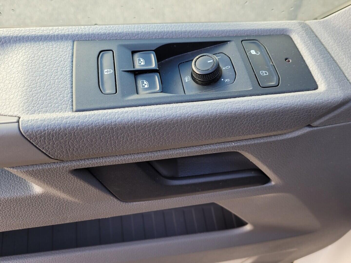 OM190V02519_21.webp_CARAVELLE Comfortline  2.0 TDI 110 kW automat, DPH