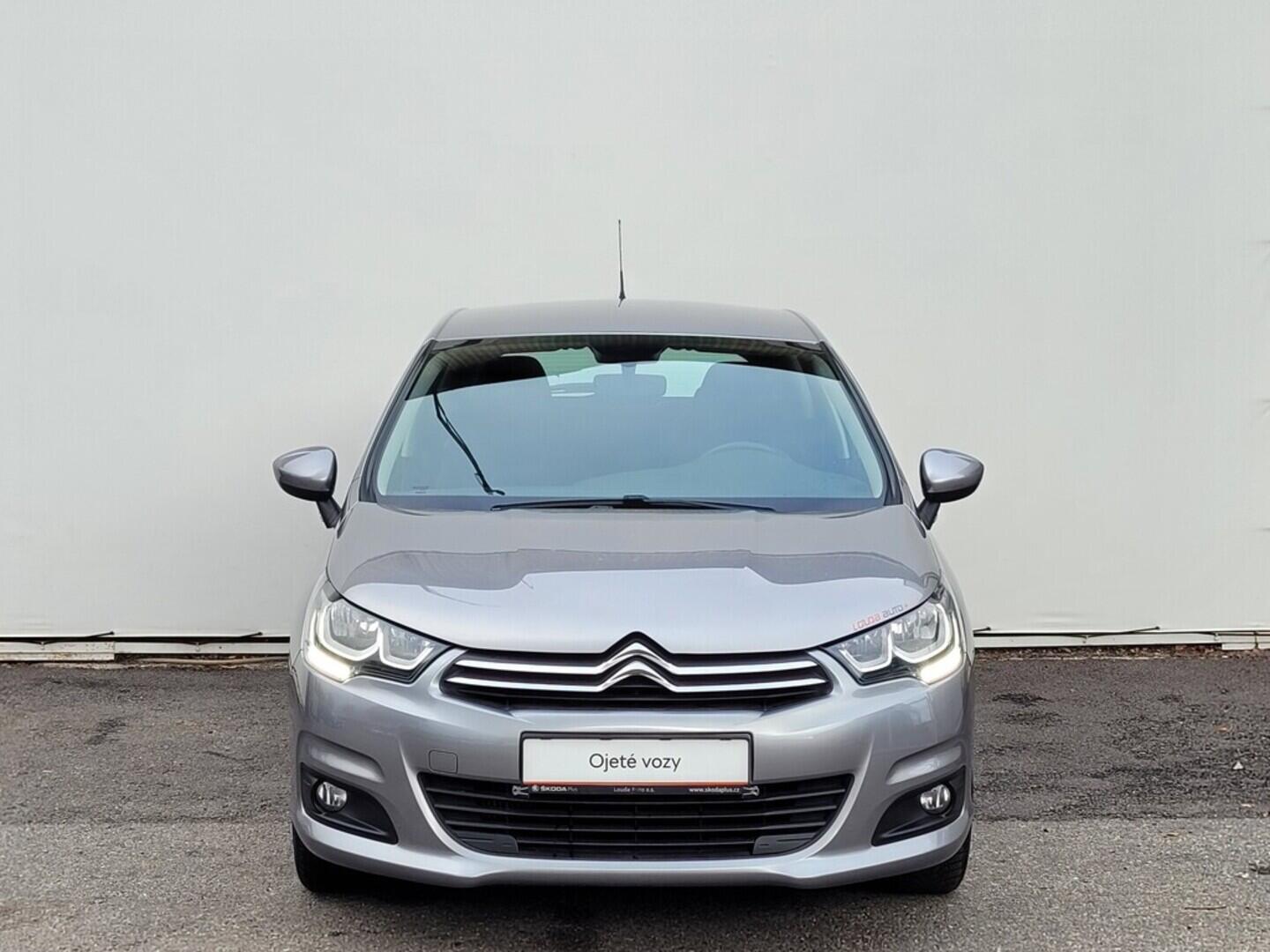 OM190V02520_13.webp_C4 Feel Edition 1.2  81 kW manuál