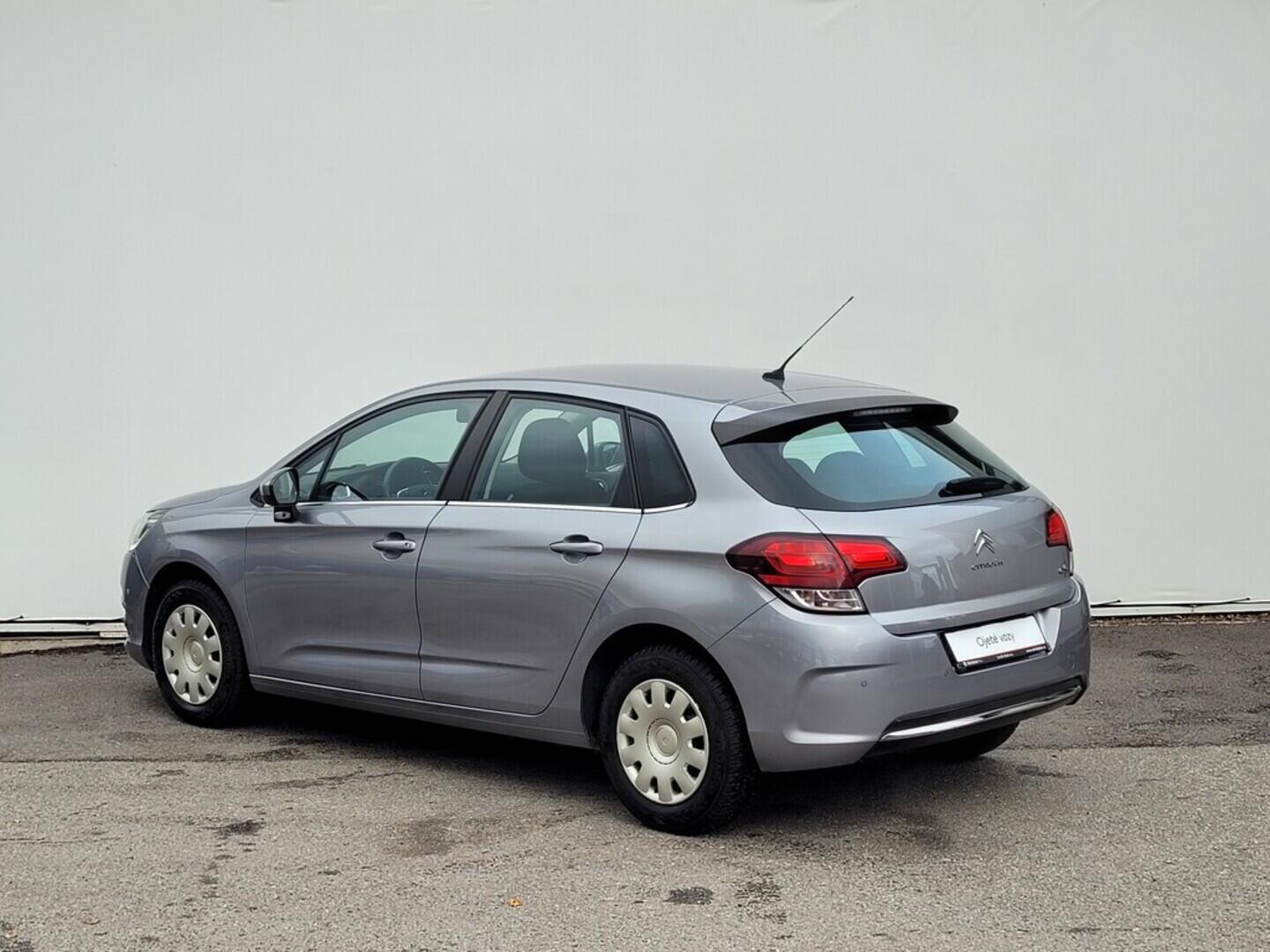 OM190V02520_15.webp_C4 Feel Edition 1.2  81 kW manuál