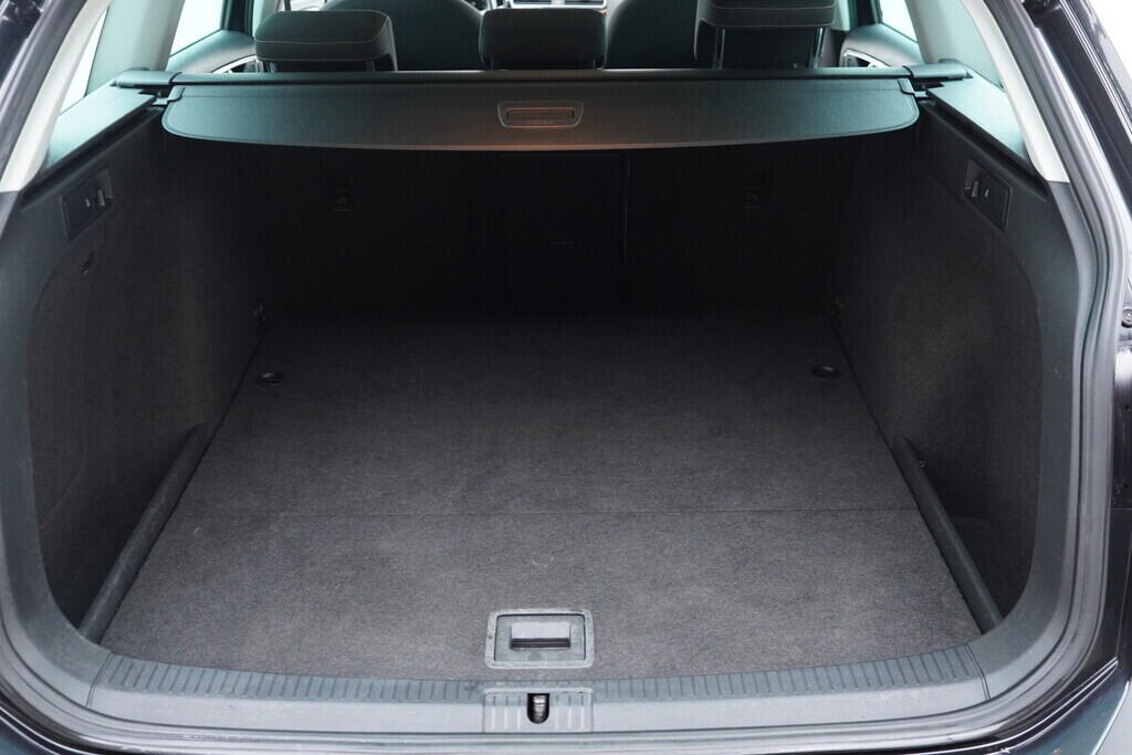 OM190V02521_38.webp_GOLF VARIANT Allstar 1.4 TSI 92 kW manuál