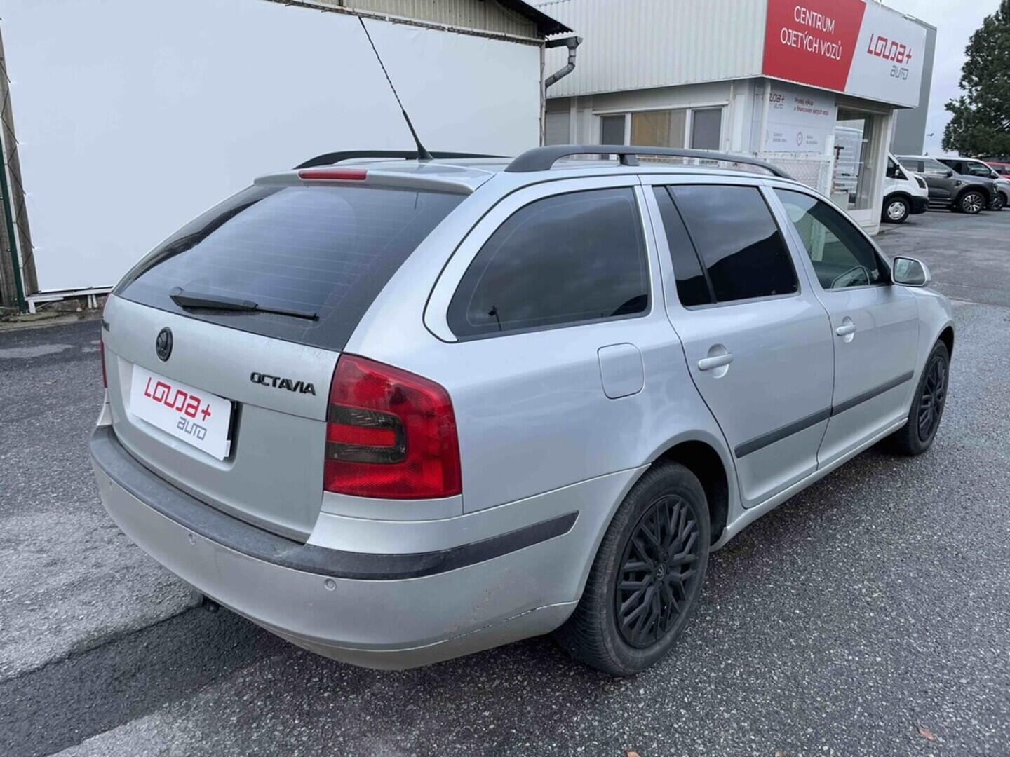 OM190V02524_11.webp_OCTAVIA Ambiente 1.9 TDI 77 kW manuál