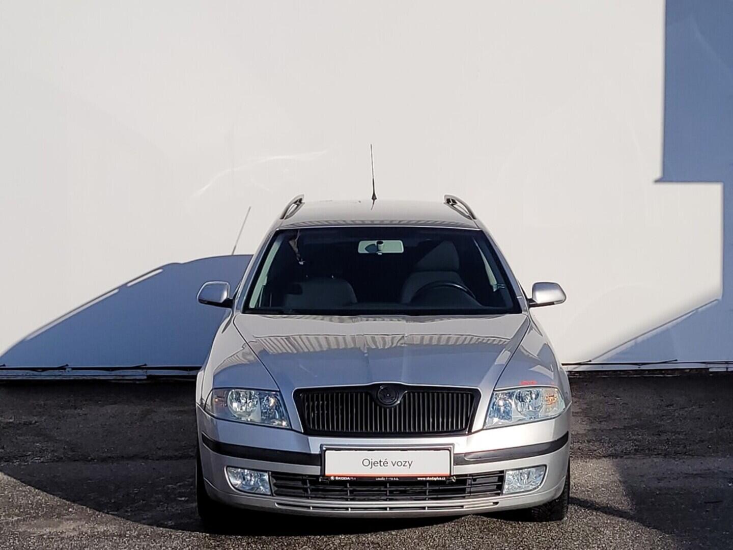 OM190V02524_13.webp_OCTAVIA Ambiente 1.9 TDI 77 kW manuál