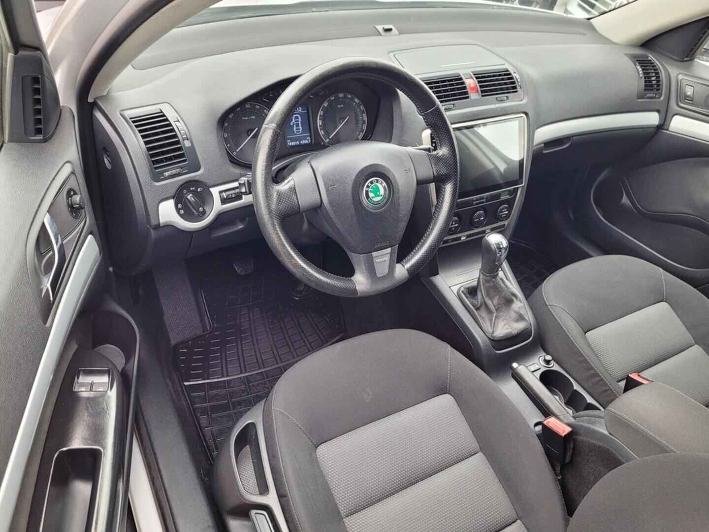 OM190V02524_19.webp_OCTAVIA Ambiente 1.9 TDI 77 kW manuál