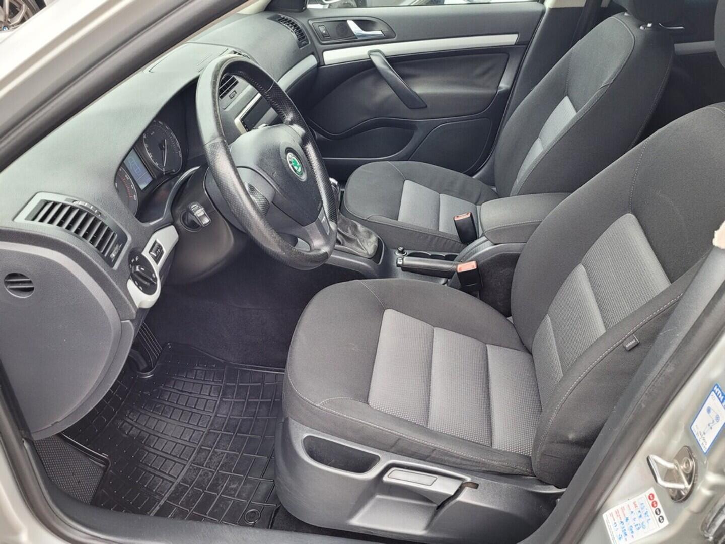 OM190V02524_20.webp_OCTAVIA Ambiente 1.9 TDI 77 kW manuál