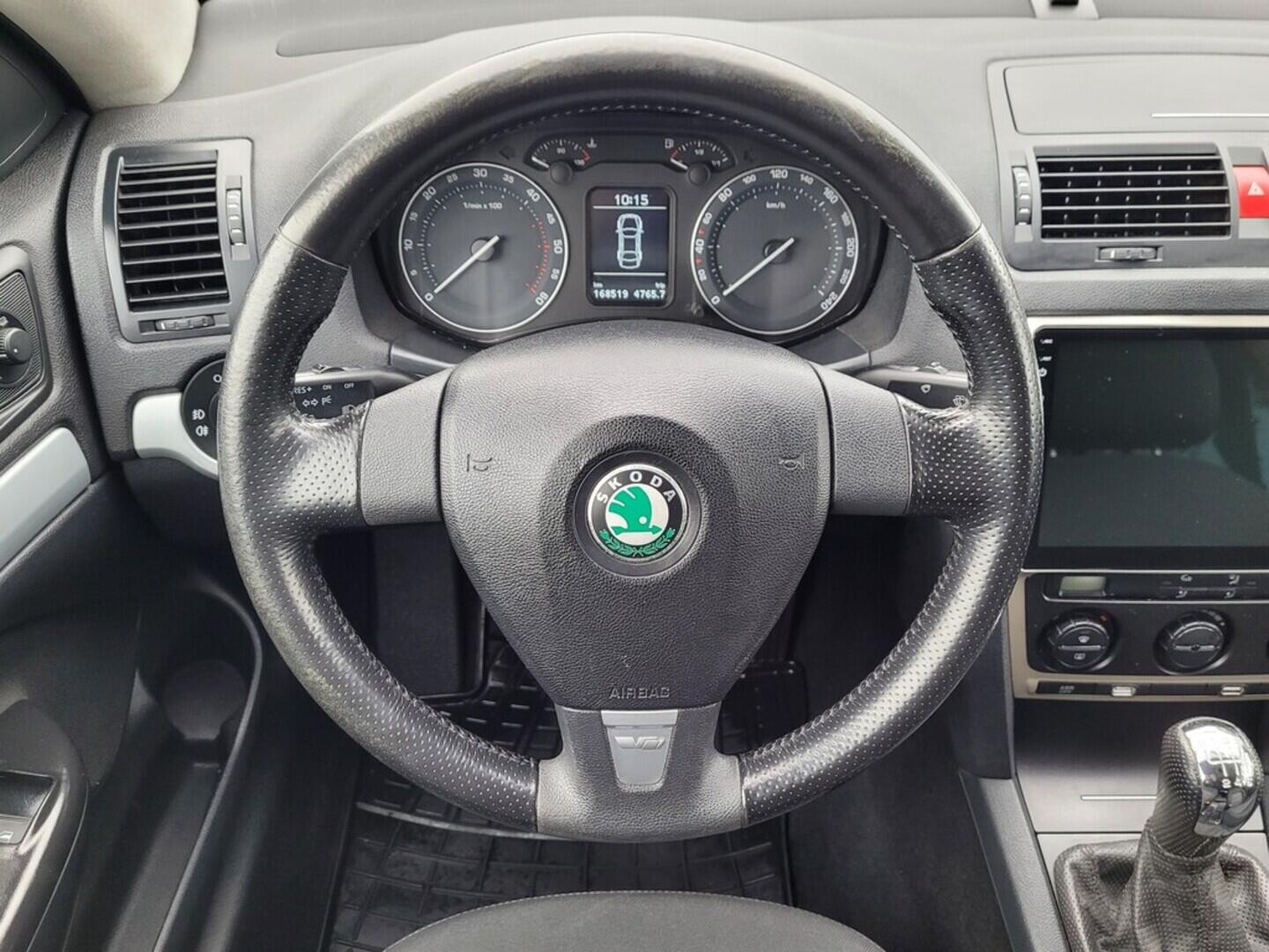 OM190V02524_23.webp_OCTAVIA Ambiente 1.9 TDI 77 kW manuál