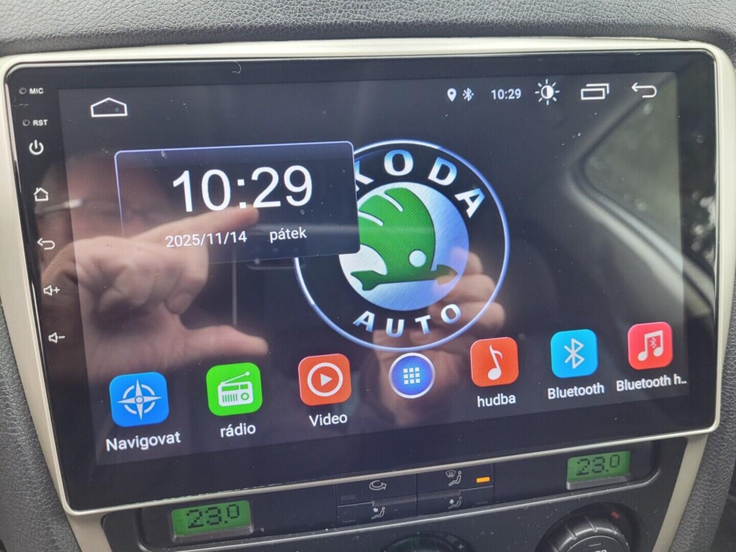 OM190V02524_25.webp_OCTAVIA Ambiente 1.9 TDI 77 kW manuál