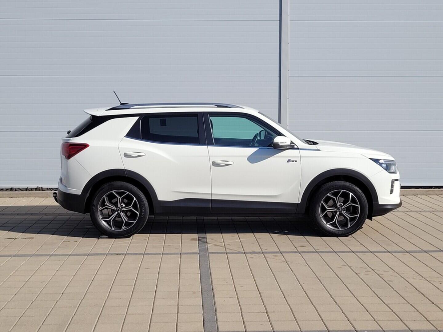 OM190V02528_12.webp_KORANDO  1.5  120 kW manuál