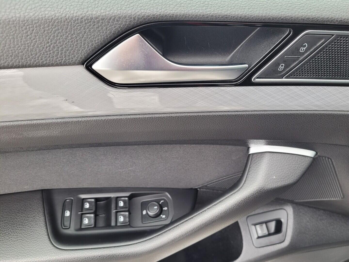 OM190V02538_21.webp_PASSAT Business 2.0 TDI 110 kW automat