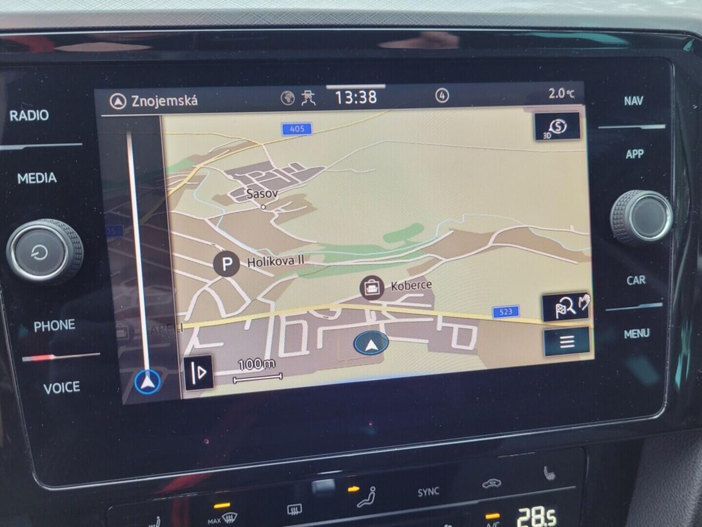 OM190V02538_24.webp_PASSAT Business 2.0 TDI 110 kW automat