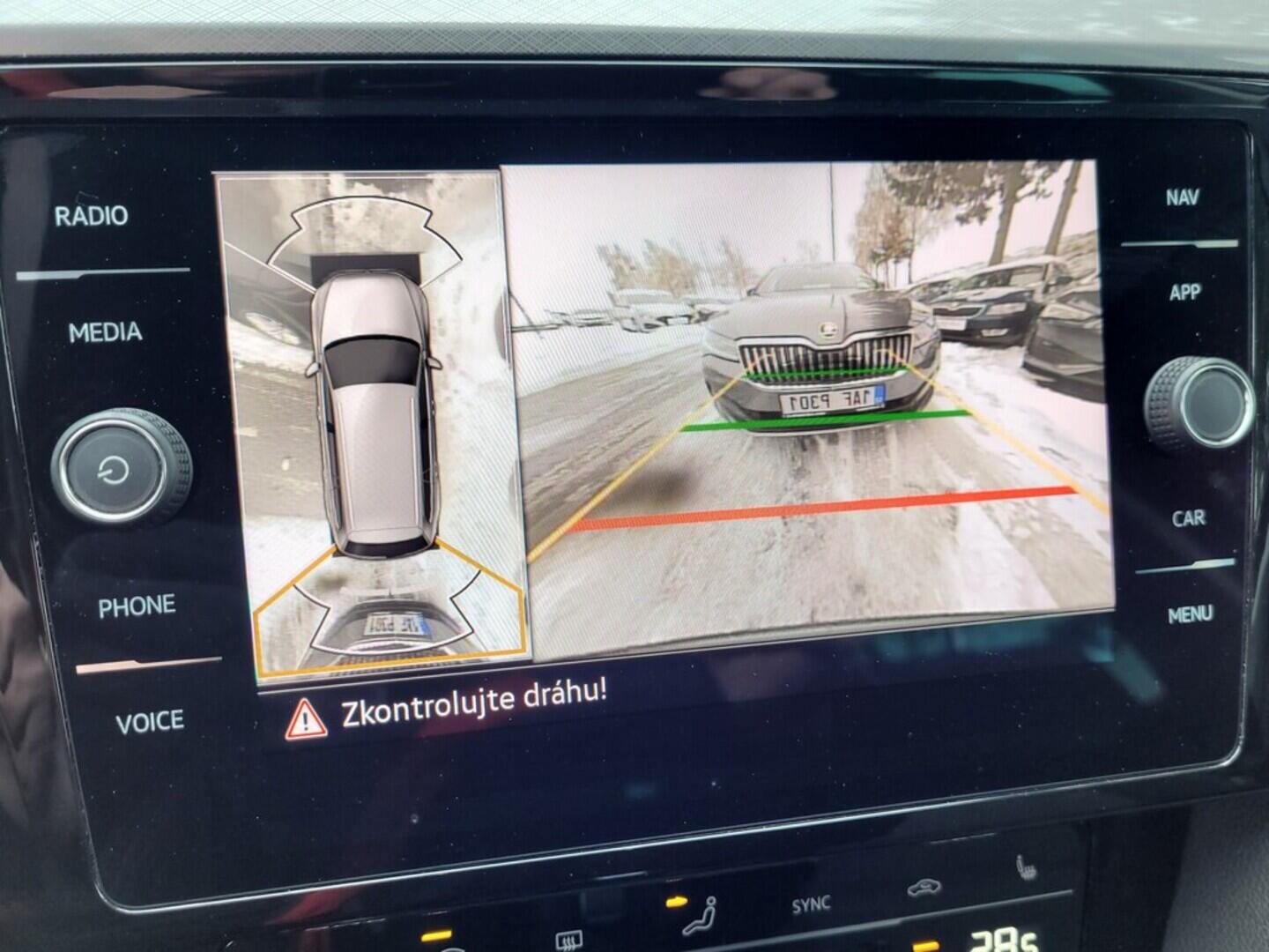 OM190V02538_25.webp_PASSAT Business 2.0 TDI 110 kW automat