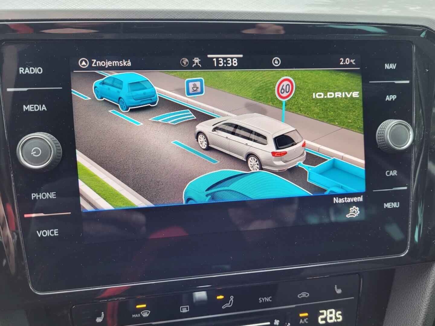 OM190V02538_26.webp_PASSAT Business 2.0 TDI 110 kW automat