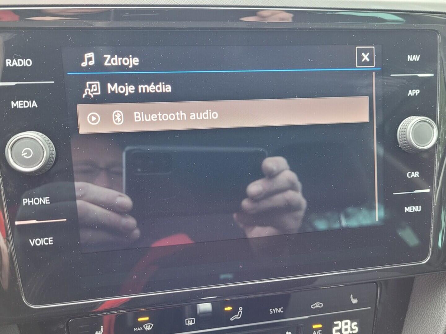 OM190V02538_28.webp_PASSAT Business 2.0 TDI 110 kW automat