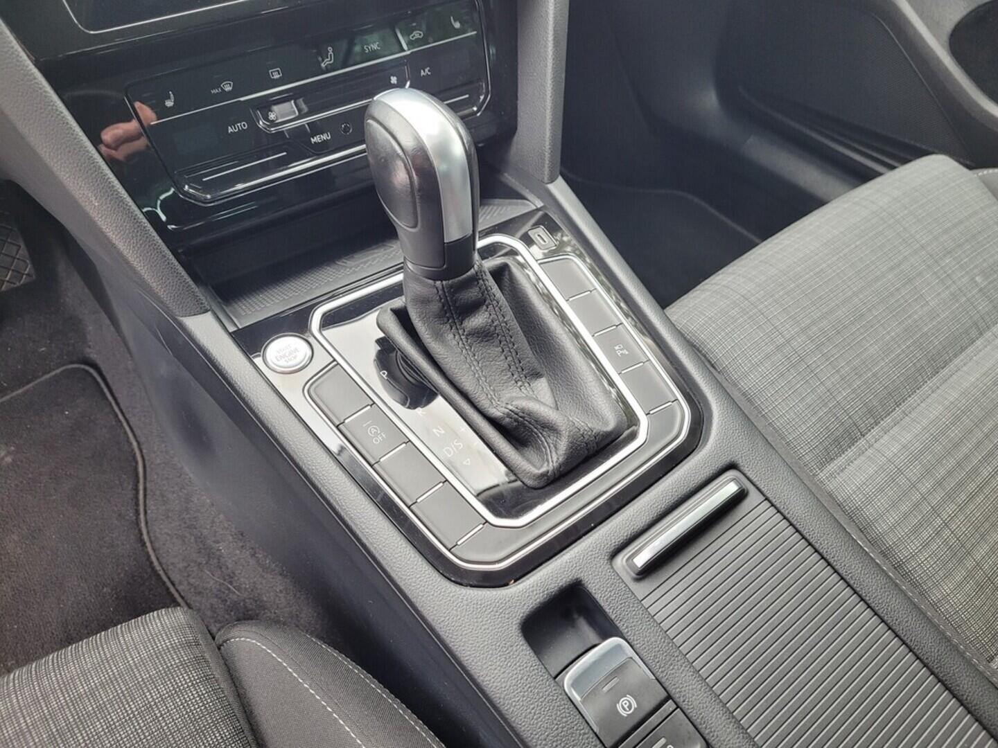 OM190V02538_30.webp_PASSAT Business 2.0 TDI 110 kW automat