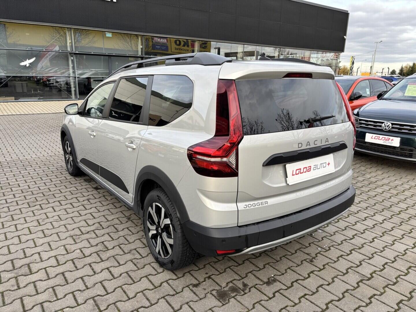 OM190V02539_16.webp_JOGGER  1.0             67 kW manuál