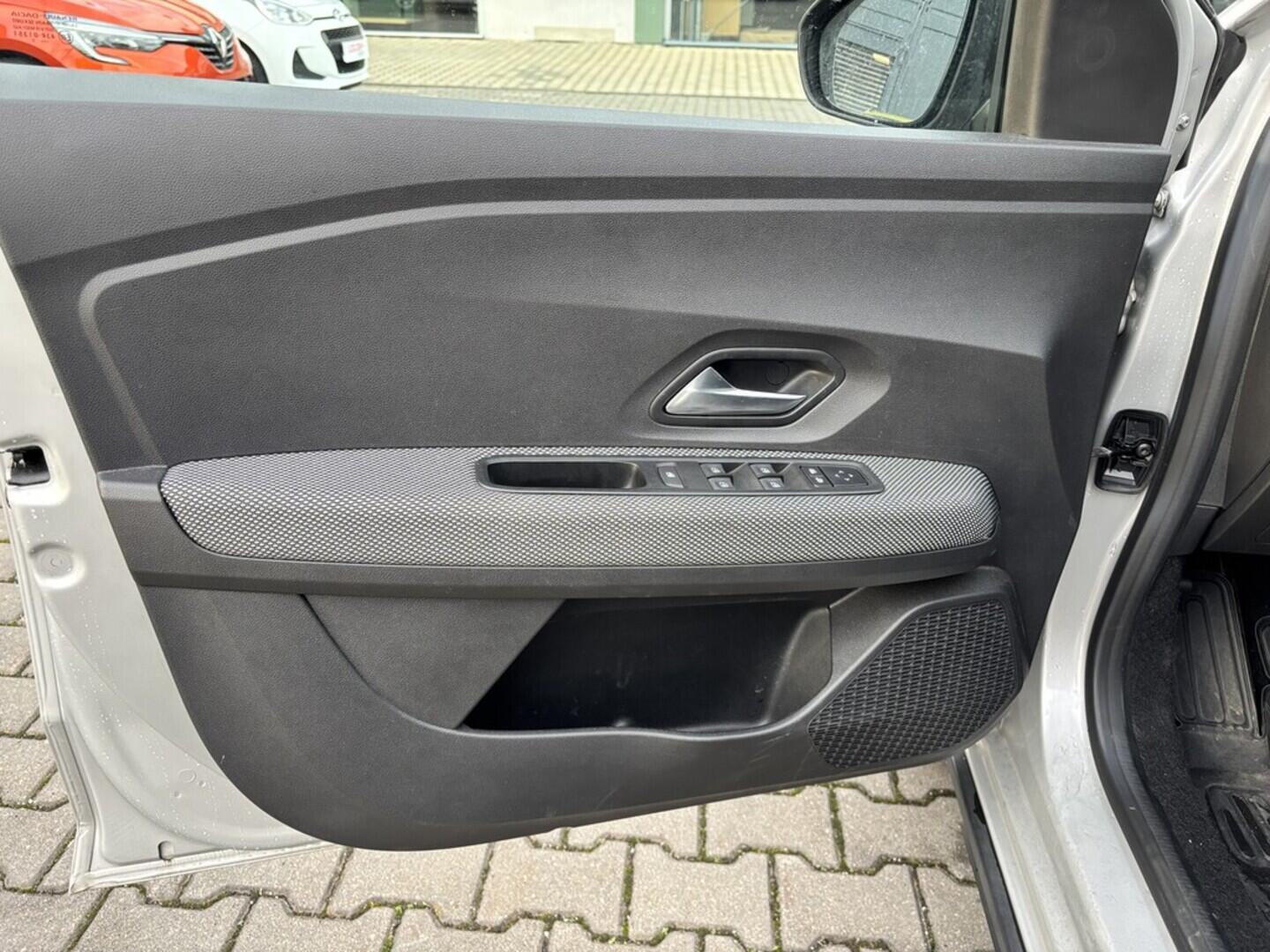 OM190V02539_20.webp_JOGGER  1.0             67 kW manuál