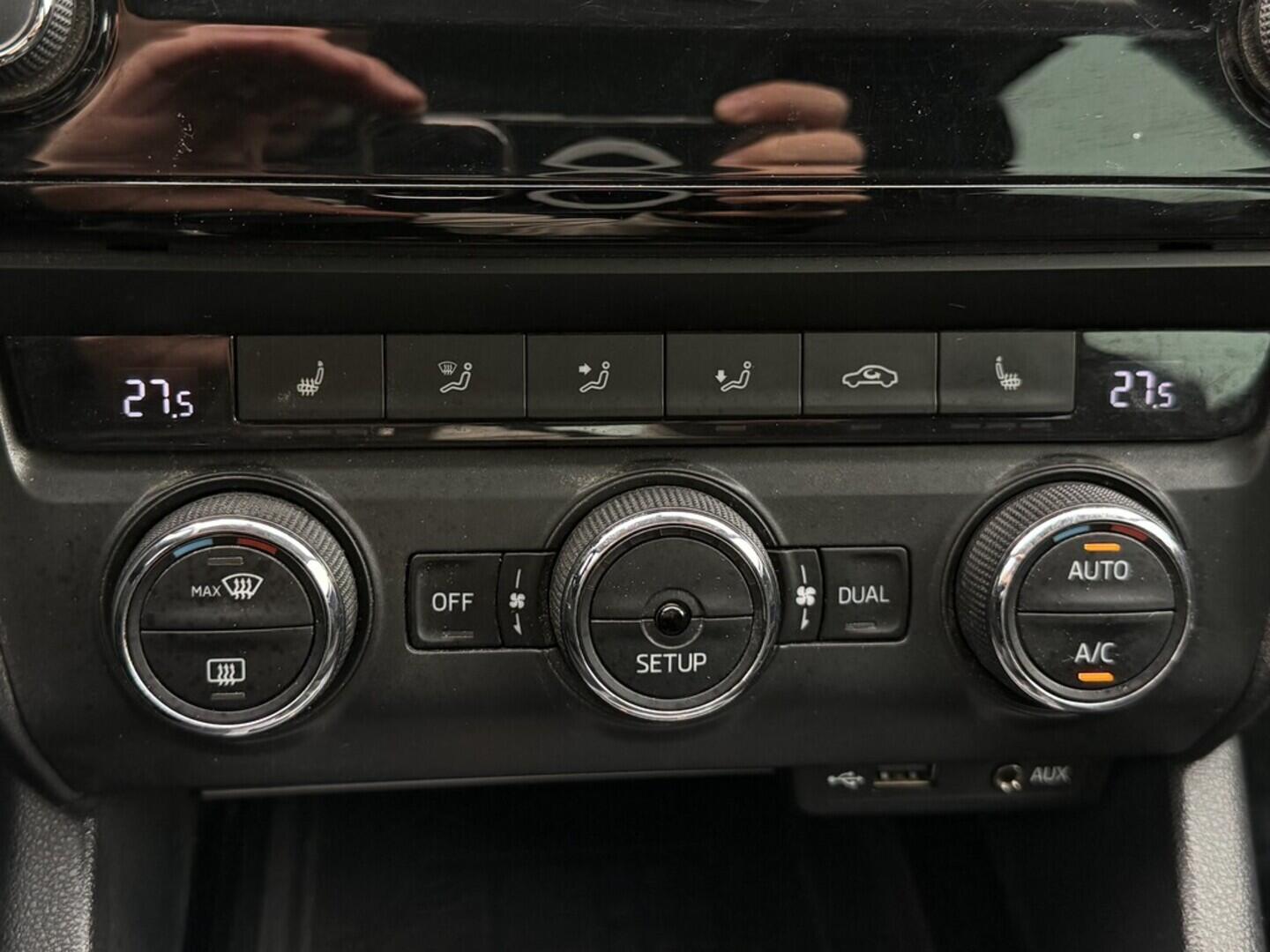 OM190V02540_27.webp_OCTAVIA Elegance G-TEC 1.4 TSI CNG 81 kW manuál