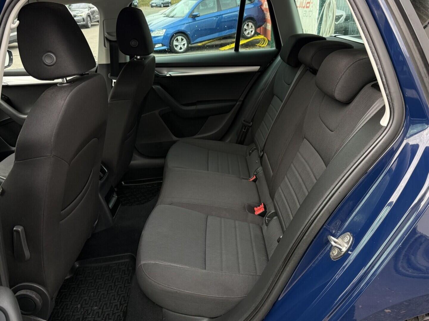 OM190V02540_29.webp_OCTAVIA Elegance G-TEC 1.4 TSI CNG 81 kW manuál